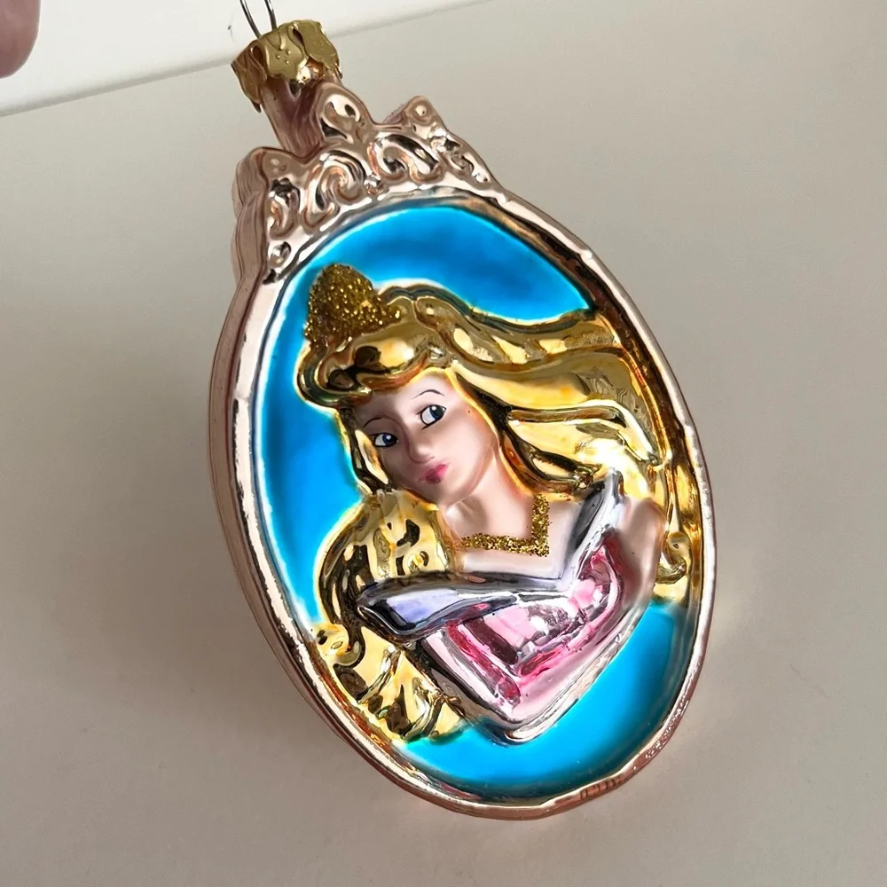 NWOT Sleeping beauty blown Glass Ornament Princess Aurors